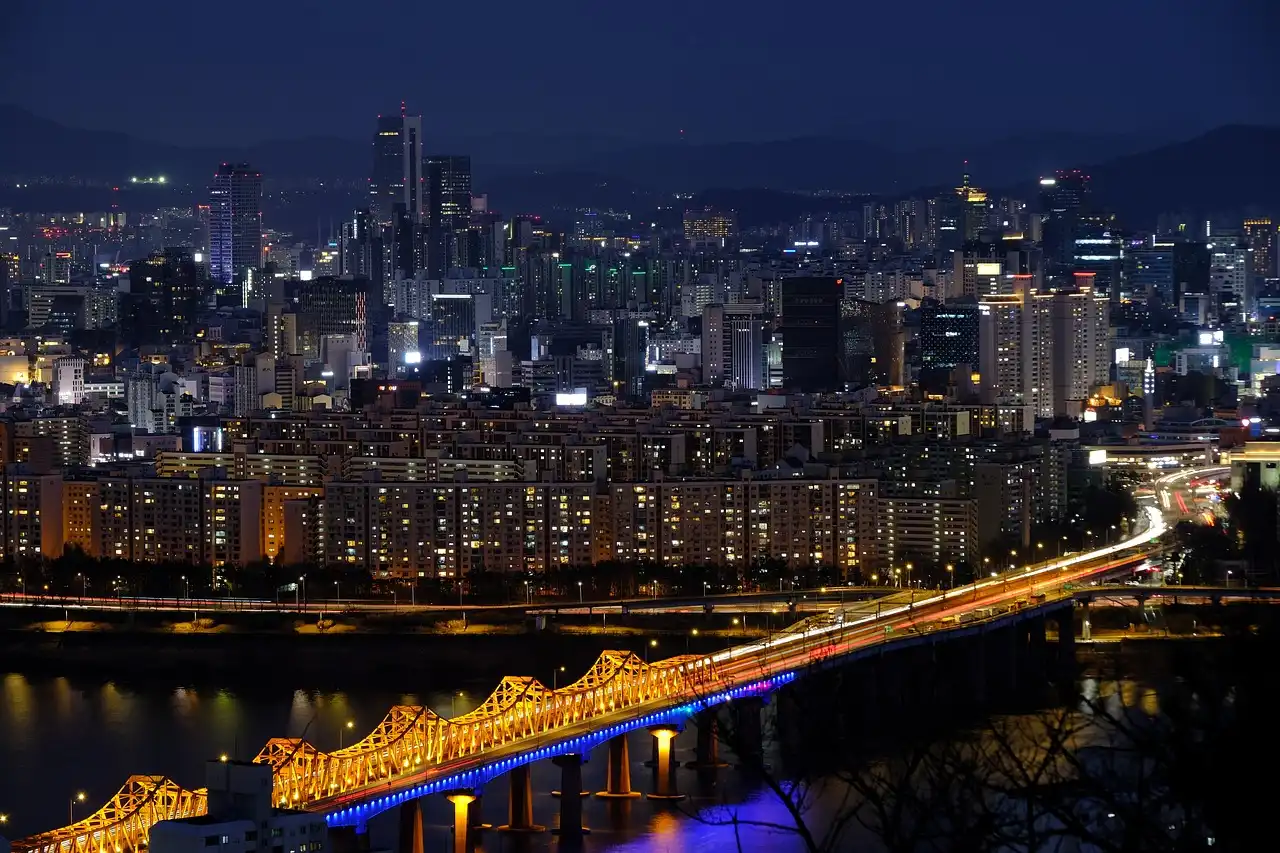 E-7 Visa in South Korea - © gettyimagesbank